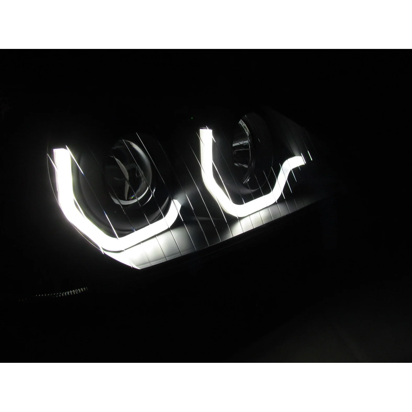 Black Housing Projector Headlights for Freightliner Columbia - Image 6