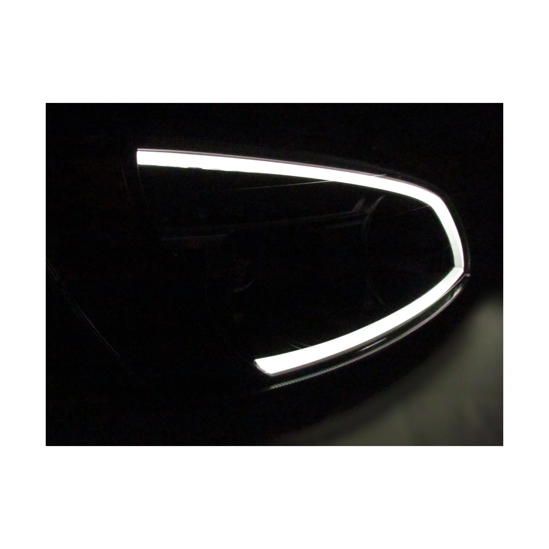 Black Projector Headlights w/LED Bar Set for Kenworth T660 - Both Sides - Image 6